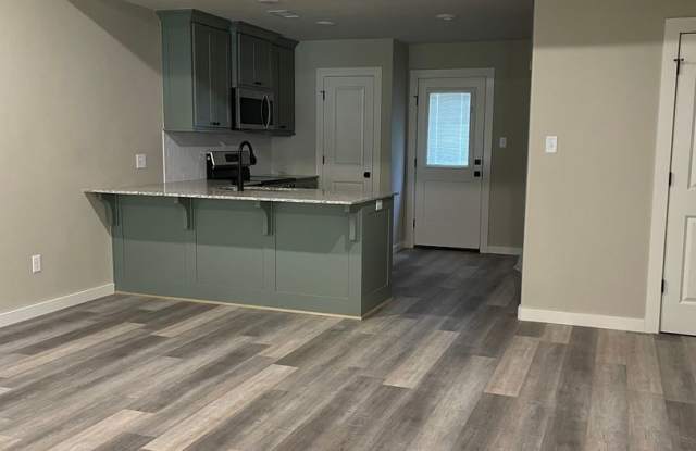 Three Bed/Two Bath Home---Ask about the move in Special! Gallery 2