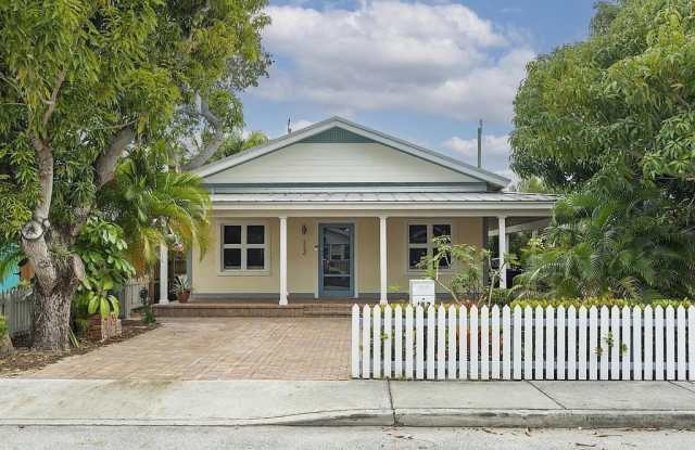 112 S J Street photos photos