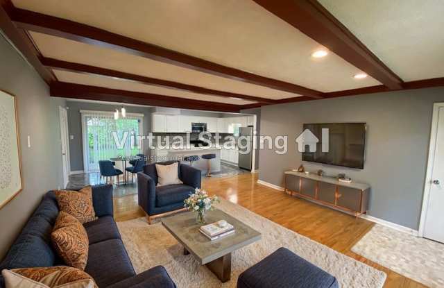 1850 E Notre Dame St photos photos