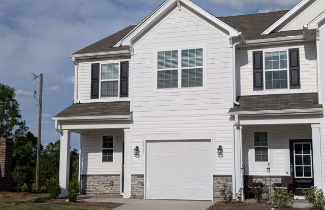 1802 Pheasant Trace Circle - 1802 Pheasant Trace Circle, Kernersville, NC 27284