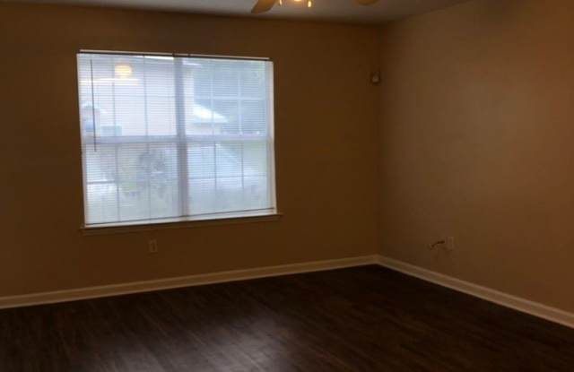 2210-2 N. Mission Road Gallery 3