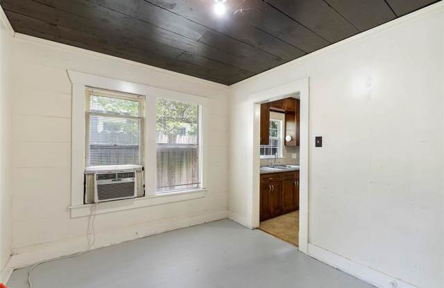 1210 Studewood Street Gallery 4