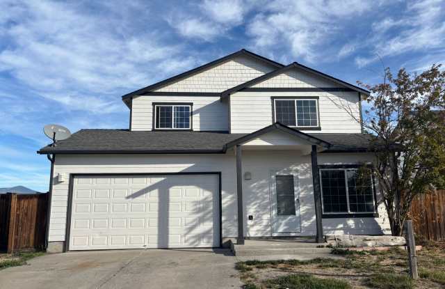 Recently renovated Three-Bedroom home with large backyard Gallery 3