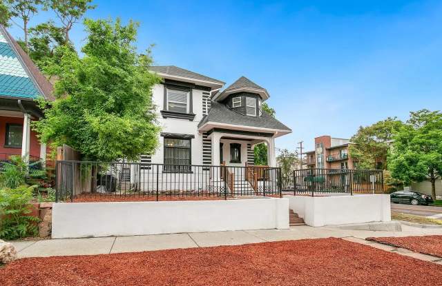 1579 N Franklin St # H photos photos