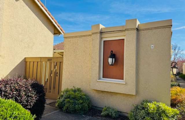 Tastefully updated 2 bedroom/2 bath, single level townhome w/attached 2 car garage! photos photos