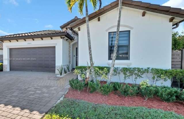 12816 SW 228th St photos photos