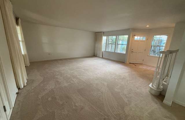 Mililani Mauka - Hampton Court - 3 Bdrm/2.5 Bath/2 Prkg - $4,000 Gallery 1