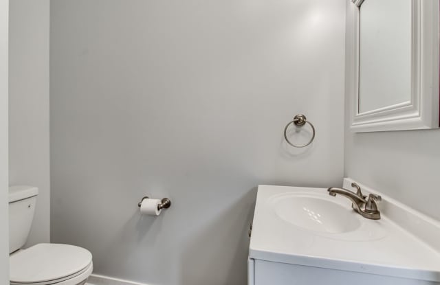 Beautiful Newly Renovated 3 Bedroom 2 Bathroom (Bloomfield) photos photos