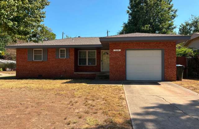 AVAILABLE NOW -  Beautiful Home Near OU – Perfect Location for Students, Professionals & Football Fans! Gallery 1
