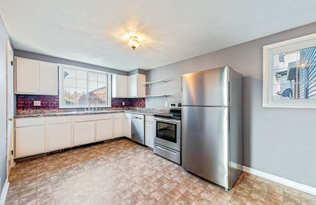 310 1/2 Harrison Avenue - 2 photos photos