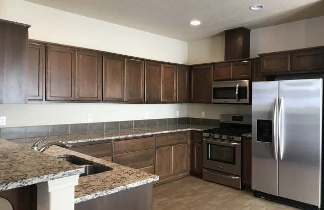 ONE MONTH FREE OF RENT!! Well Maintained, High Ceilings, Bonus Room, Great Location! photos photos ONE MONTH FREE OF RENT!! Well Maintained, High Ceilings, Bonus Room, Great Location! photos photos