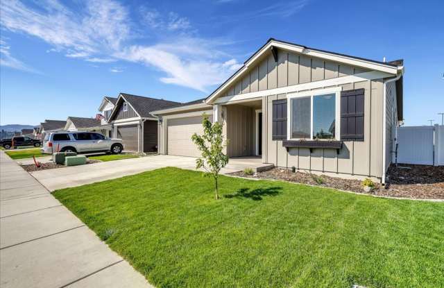 Charming 3 bedroom, 2 bath home Gallery 2