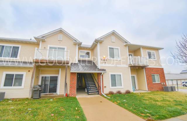 Ground-level condo with 2 bedrooms and 2 bathrooms in Johnston photos photos