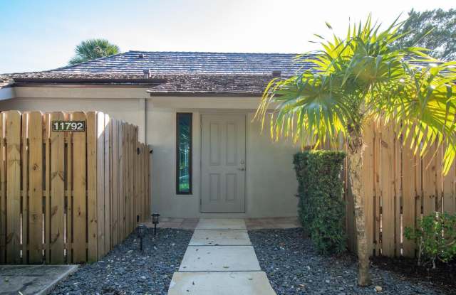 11792 Wimbledon Circle Gallery 3