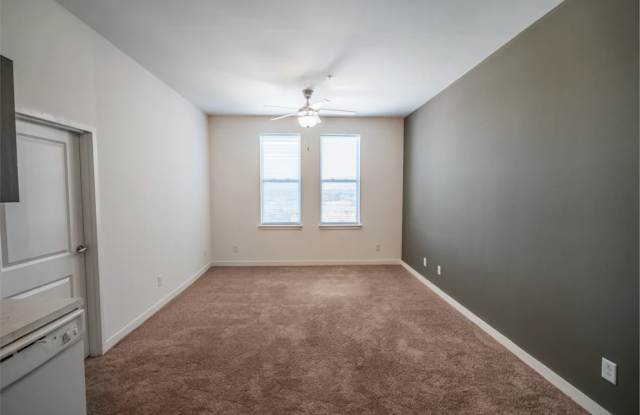 715 Woodland Apartments - Affordable Housing Gallery 3