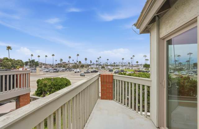 FOR LEASE - 2+2 Condo over looking the Channel Islands Harbor w/lots of Amenities Gallery 4
