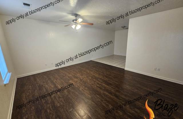 Spacious 3-Bedroom Home with Large Backyard Gallery 3