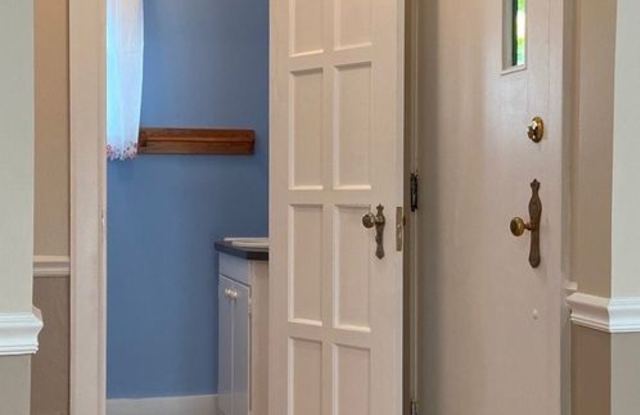Charming 3 Bedroom Home in Goshen! Gallery 4
