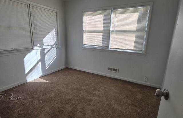 Charming 3 bed 1 bath! Gallery 4