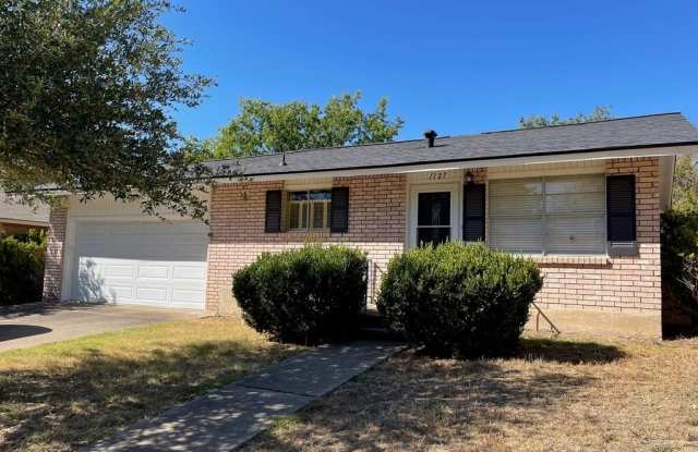 1127 Lake Dr photos photos