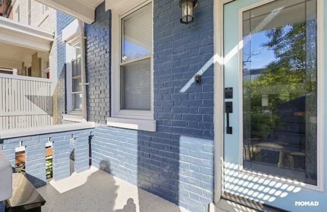 Charming 3 BR, 2.5 Bath Townhome on Capitol Hill Gallery 3