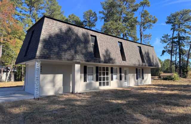 TWO STORY, 4 BED, 2 BATH HOME LOCATED IN WEST END Gallery 1