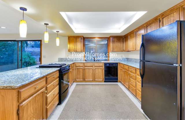 Lake Oswego Three Bedroom Ranch On 1/4 Acre! DEPOSIT SPECIAL photos photos