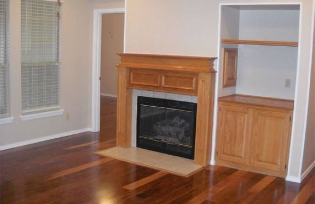 407 39th  PL Gallery 2