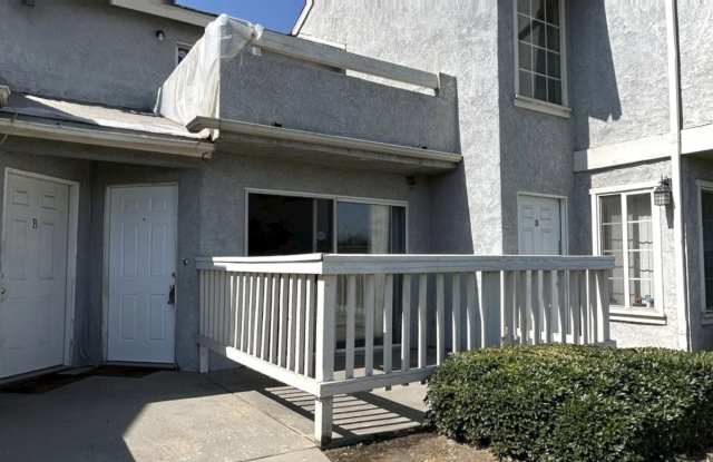 Cozy 2 Bedroom 2.5 Bathroom Townhome in Rialto Available Now! photos photos