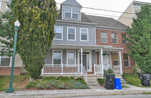 3 Bedroom Single Family in Midtown with Parking photos photos