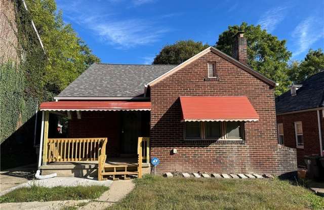160 Roslyn Drive photos photos
