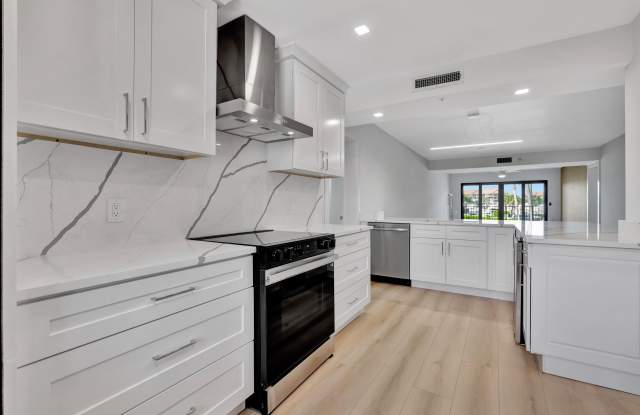 501 Seafarer Circle photos photos