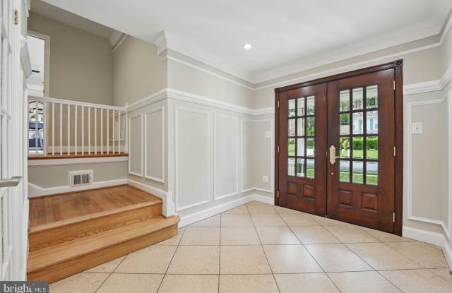 8121 BRIAR CREEK Drive Gallery 3