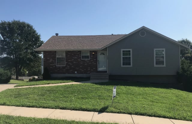 903 SW Shorthorn Dr - 903 SW Shorthorn Dr, Grain Valley, MO 64029