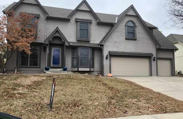 8011 NW Waukomis Dr - 8011 NW Waukomis Dr, Kansas City, MO 64151