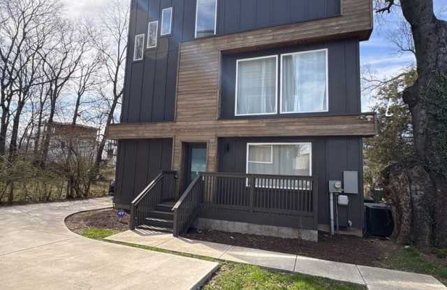 Fully Furnished 5 Bed, 3.5 Bath Located In East Nashville's McFerrin Park Neighborhood w/ Flexible Lease Terms! Lawn Care Included! photos photos