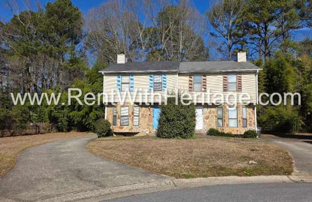 Amazing 3 bedroom, 2.5 bath townhome/ Great Roommate Floorplan / Great Location photos photos