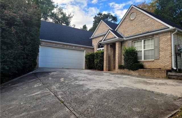 2360 Pettit Drive Gallery 2