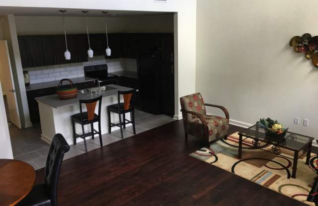 6700 Manchaca Road Gallery 3