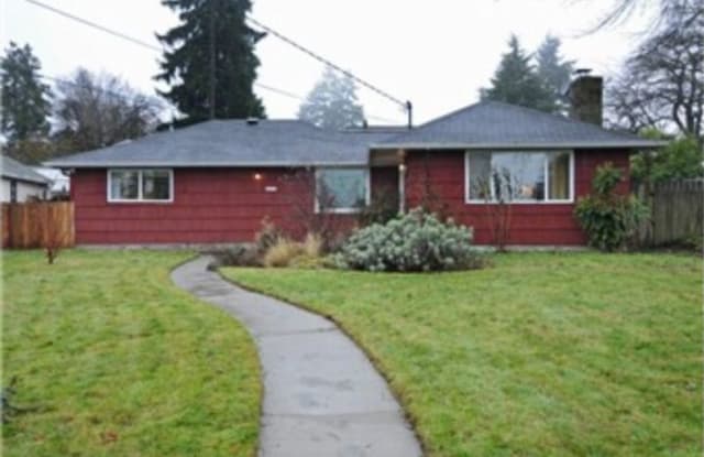 12233 Fremont Ave N - 12233 Fremont Avenue North, Seattle, WA 98133