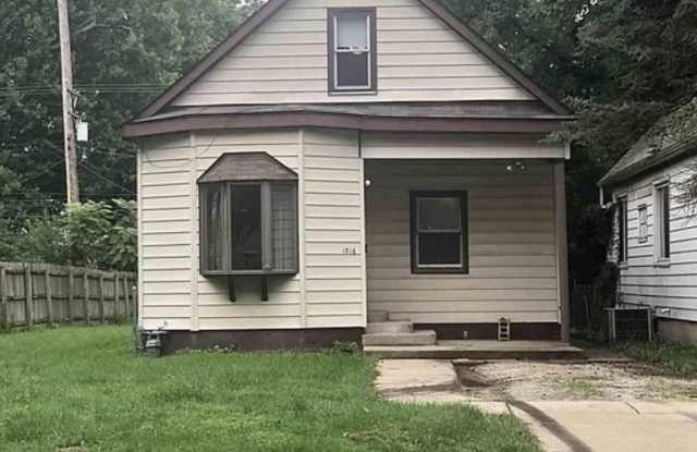 1716 S 8th photos photos