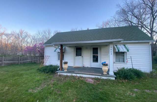 Convenient 2BR Rental Near Amenities: Your Ideal Home Awaits! photos photos