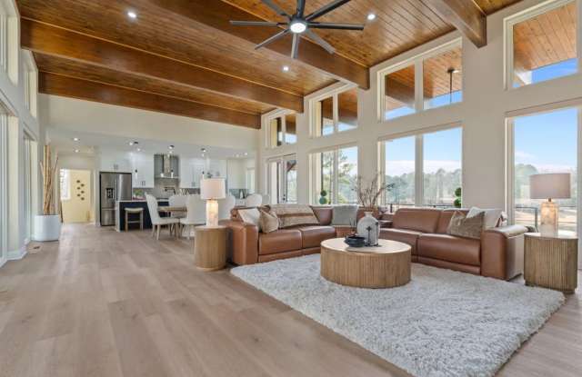 New Listing!!! Gallery 4
