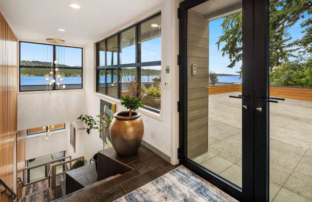 5Bd/4Ba Mercer Island Home Gallery 3