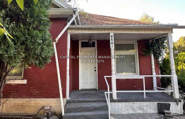 2 Bedroom Home with Fully Fenced Yard Gallery 1
