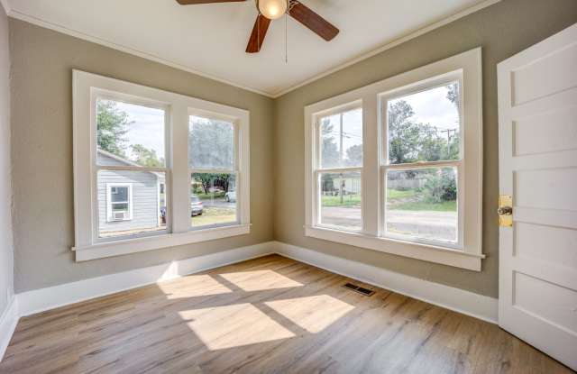 Freshly Updated 3 Bedroom House Gallery 4