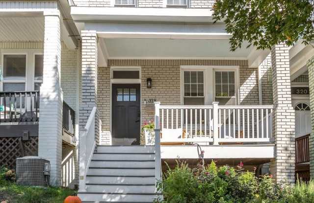 318 TODD Place NE Gallery 2
