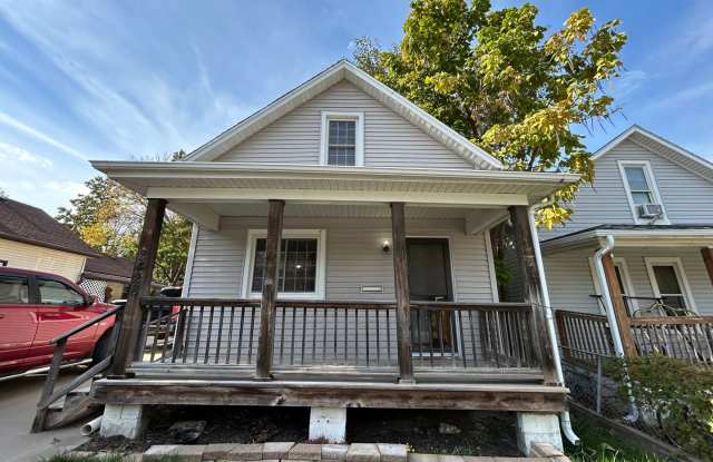 Affordable 3 Bedroom Home with Garage! OPEN HOUSE MONDAY! Gallery 1