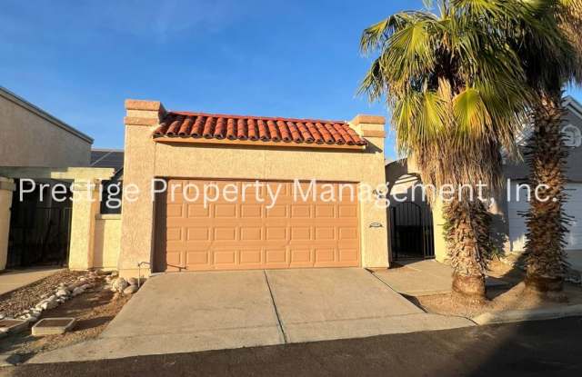 Wonderful Townhouse Located in the Northwest!!! - 3030 West Vía Principia, Casas Adobes, AZ 85742