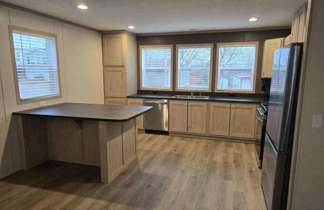 415 NW Poplar Ave photos photos